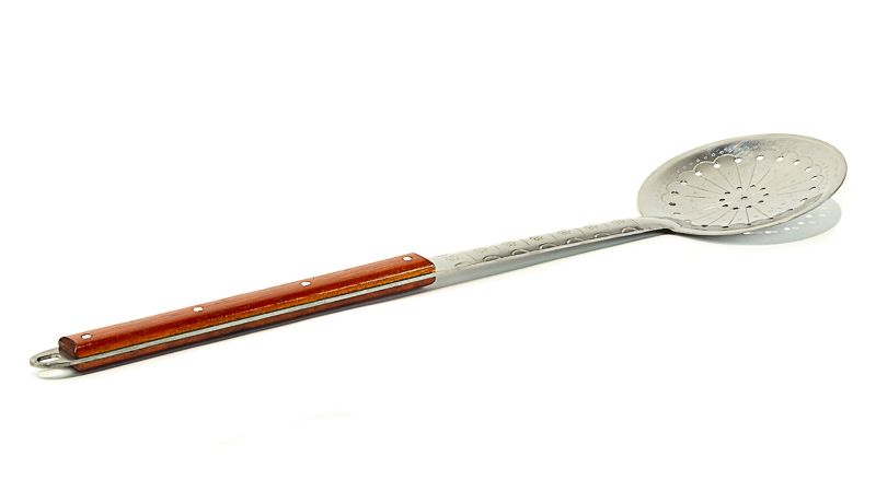 Шумовка для казана средняя 46,5 см с деревянной ручкой нерж. сталь