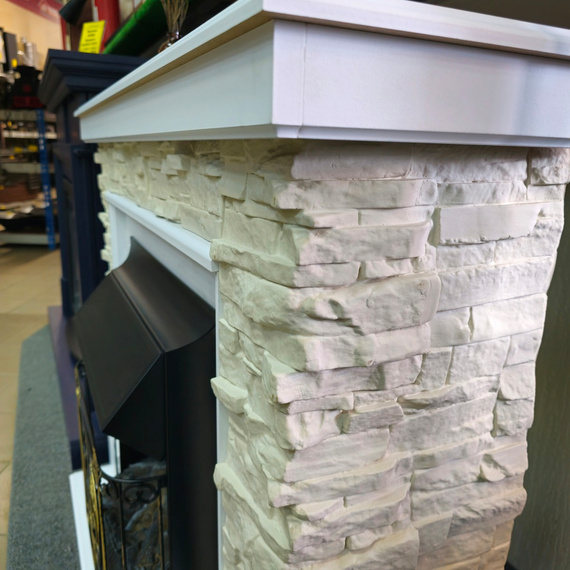 Электрокамин Stella WT с очагом Fobos Lux Black 29360